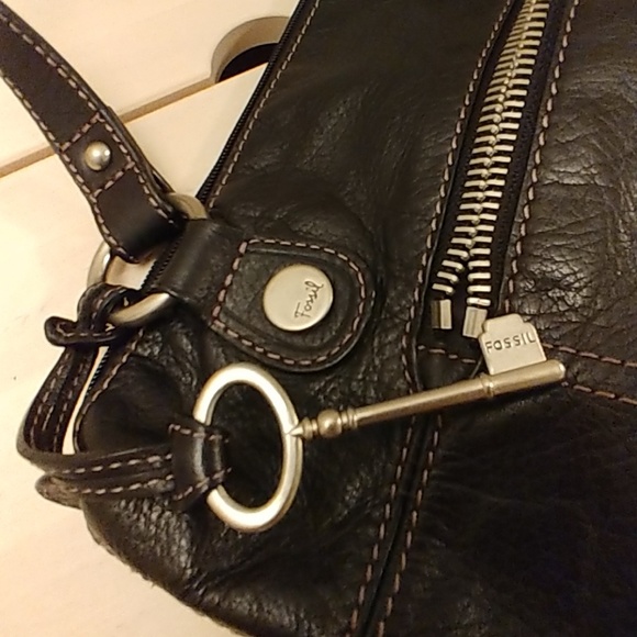 *SOLD*  Fossil purse - Picture 8 of 8